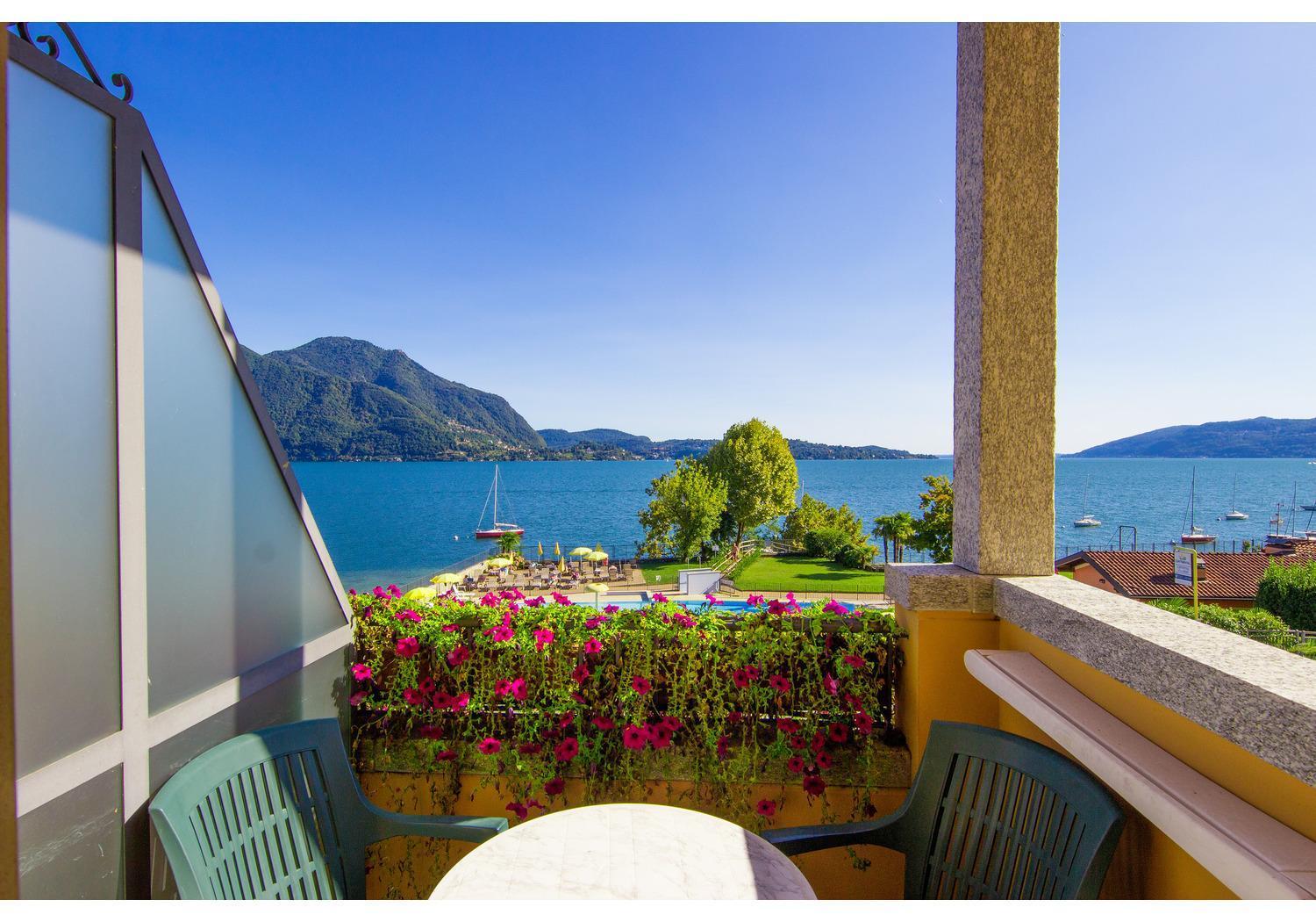 Hotel Residence Zust Verbania Bagian luar foto