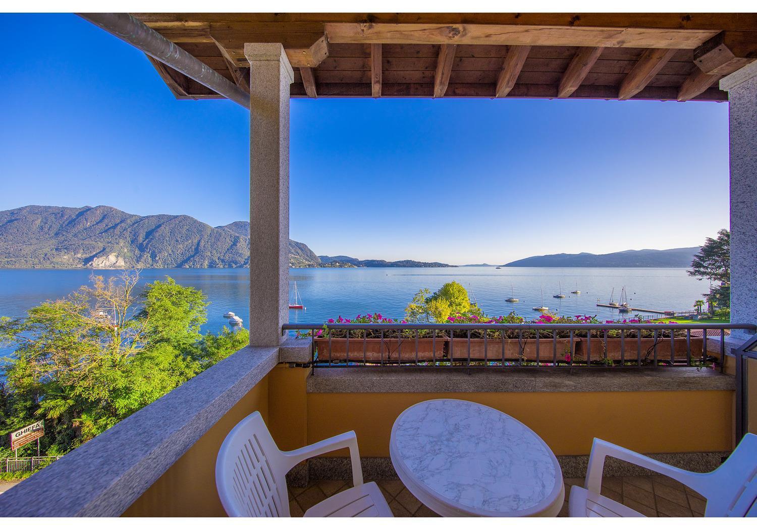 Hotel Residence Zust Verbania Bagian luar foto