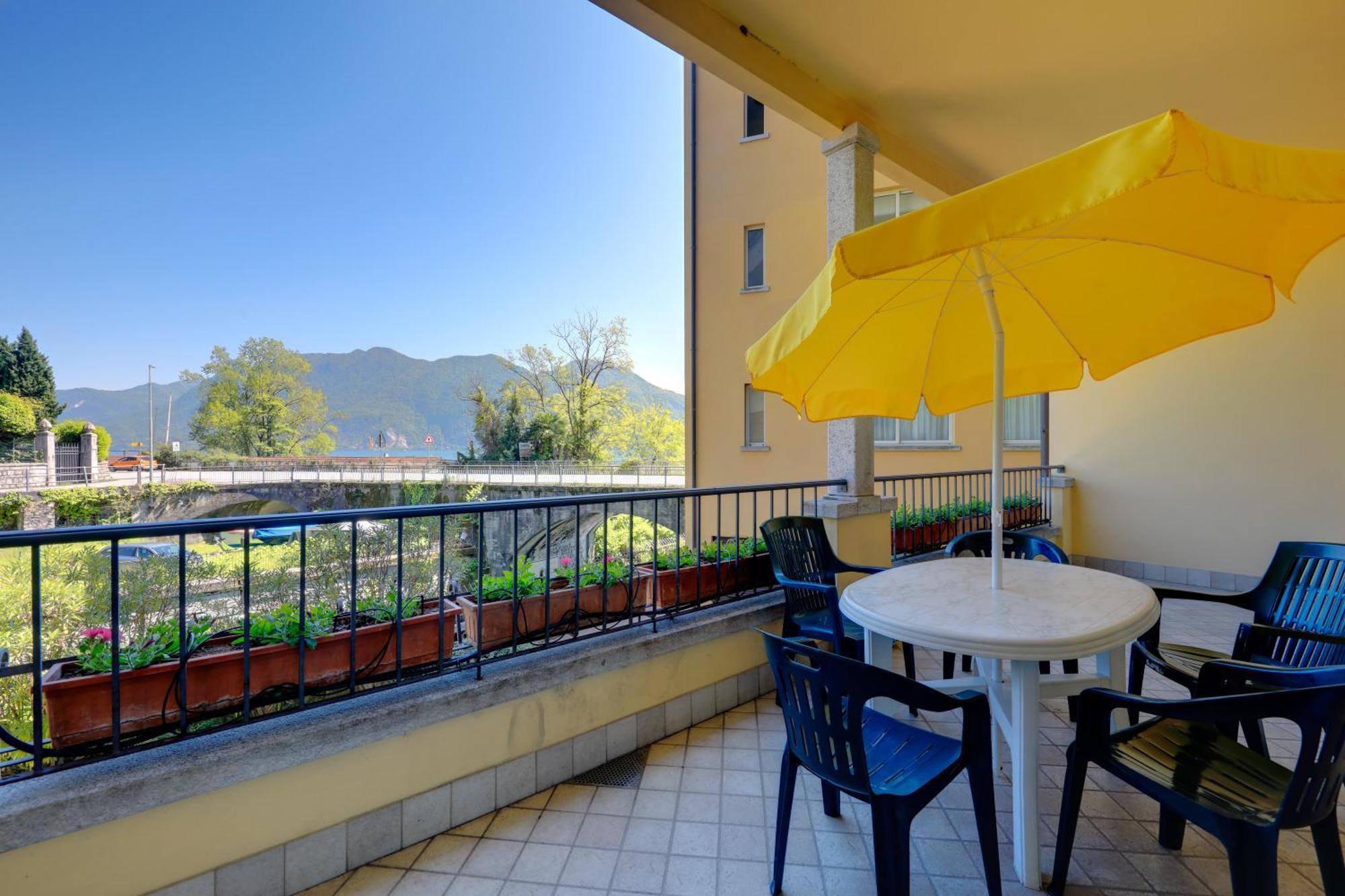 Hotel Residence Zust Verbania Bagian luar foto
