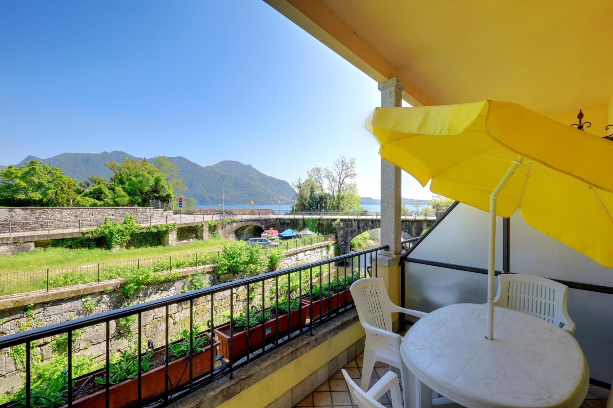 Hotel Residence Zust Verbania Bagian luar foto